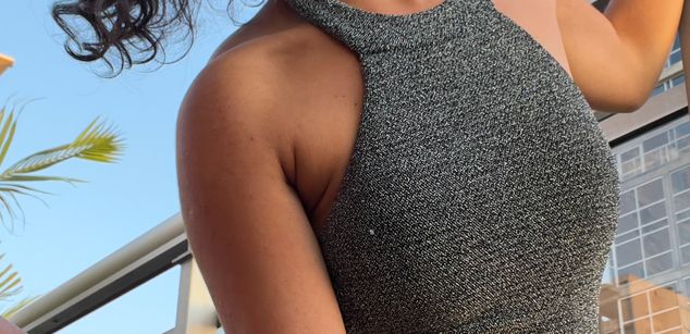 Model - Trinna smart