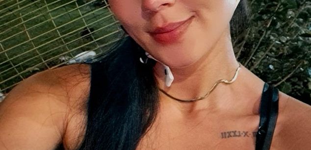 Model - Chloe Collins bigboobs