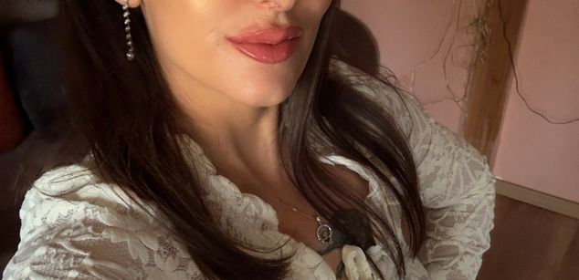 Model - GoddessBianca feet