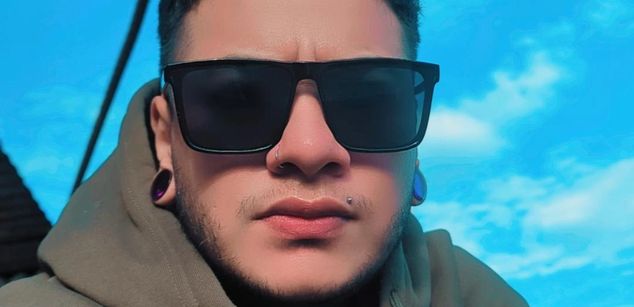 Model - Neythan tits