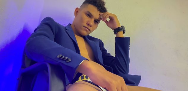 Model - ander salesak bigballs