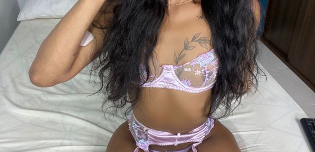 Model - Kimberly Moon bottom