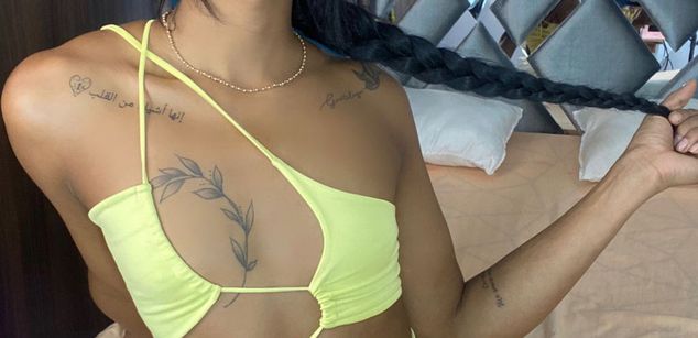 Model - Kimberly Moon bottom