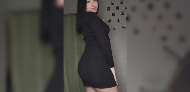 Model - Brunette FlirtyMood