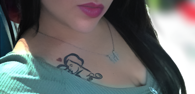 Model - Melissa Adams joi