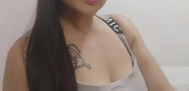 Model - Melissa Adams latina