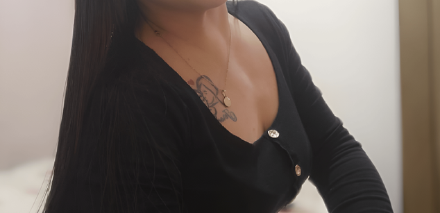 Model - Melissa Adams latina