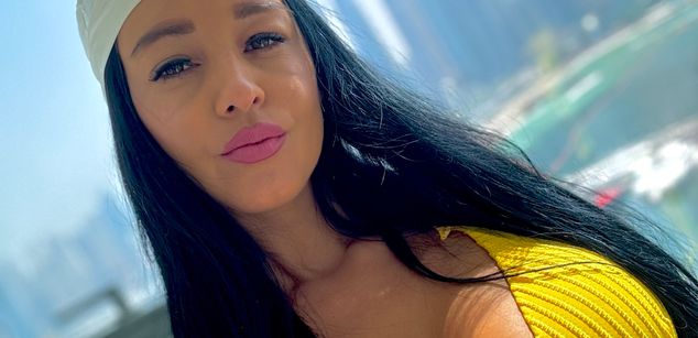 Model - Mya_Sweet BigDildo