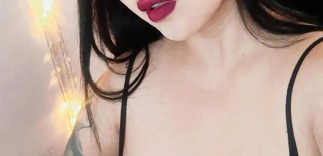 Model - AmberGoddess squirt