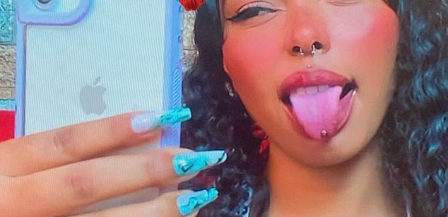 Model - Lizz Ivanov tetasgrandes