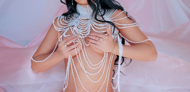 Model - EmilyColle heels