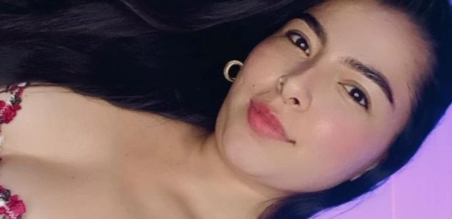 Model - Iris Moira feet