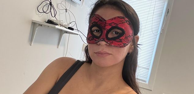 Model - Yanira boobs