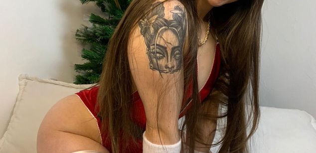 Model - Tiffany feet