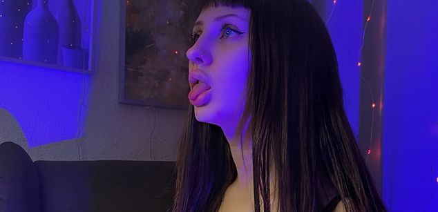 Model - EsterBae feet