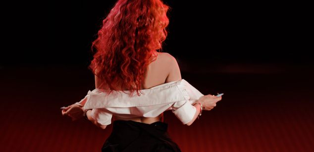 Model - Zyra piercing