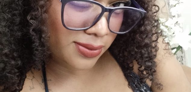 Model - RoxieLewis squirt