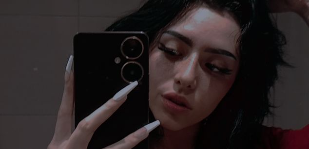 Model - Ariana Roux bigcock