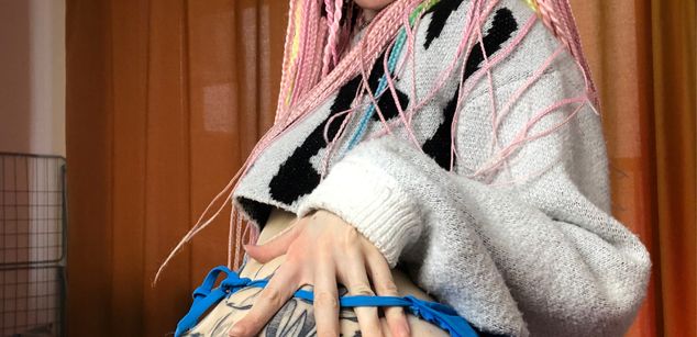 Model - Kelly bigass