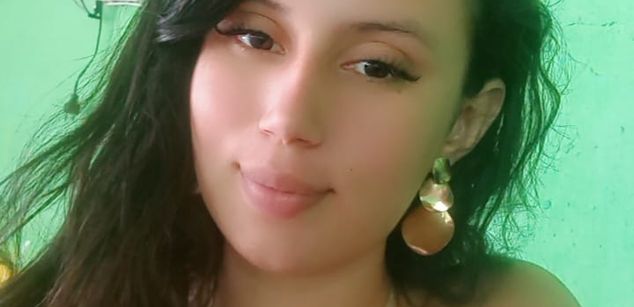 Model - Messy deepthroat horny