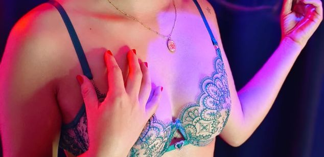 Model - NinaFrost BDSM