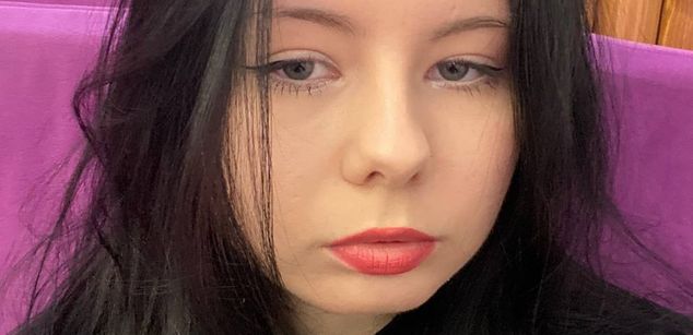 Model - Amely_Lil shavedpussy