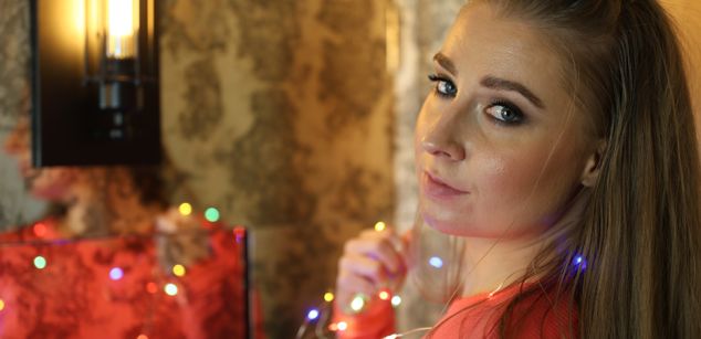 Model - Goddess stockings