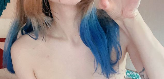 Model - SharkSaya spanking