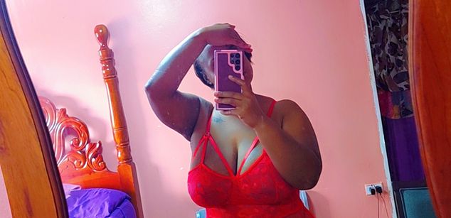 Model - Busty Mandy mistress