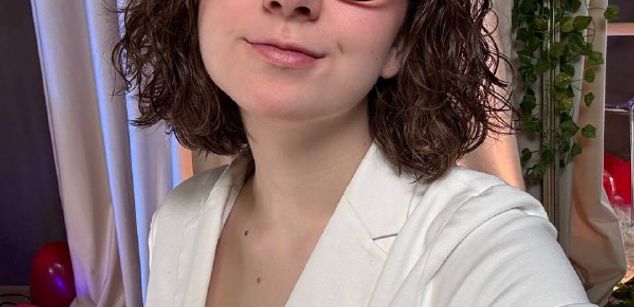 Model - Frances spanking