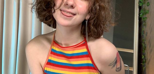 Model - Frances spanking