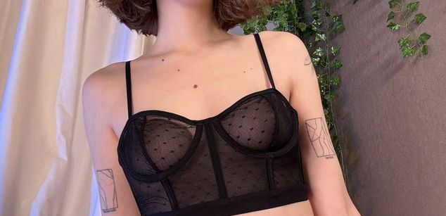 Model - Frances spanking