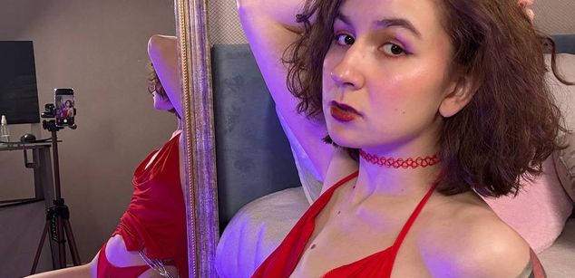 Model - Frances spanking