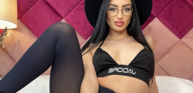 Model - VictoriaLane young