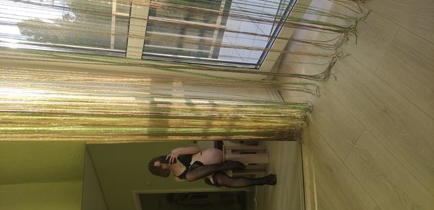 Model - Oaklyn Dobson naked