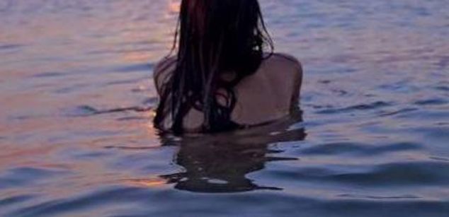 Model - alona love tomasturbate