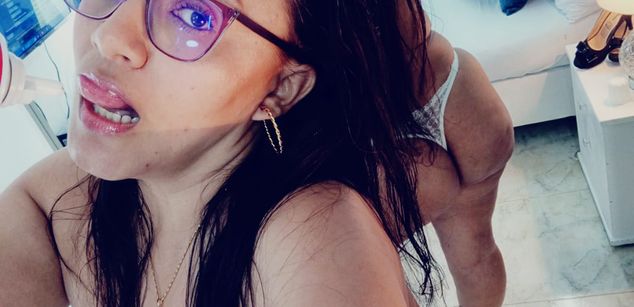 Model - VenusValmont squirt