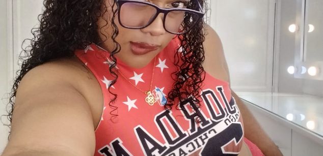 Model - RoxieLewis squirt