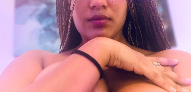 Model - Salome bigass