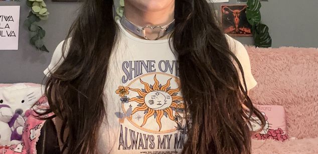 Model - LucyPurple squirt