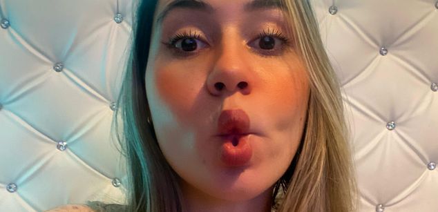 Model - Heidy Kung teen