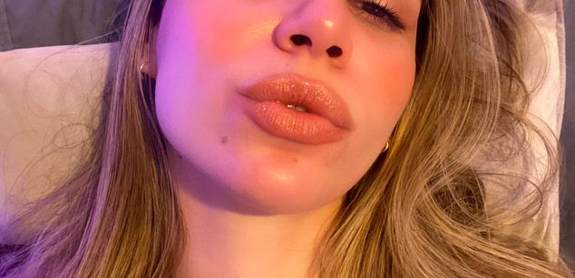 Model - Heidy Kung teen