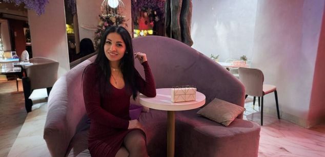 Model - MissHot88 strip