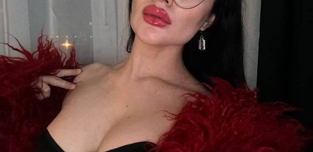 Model - Aliss Smith findom