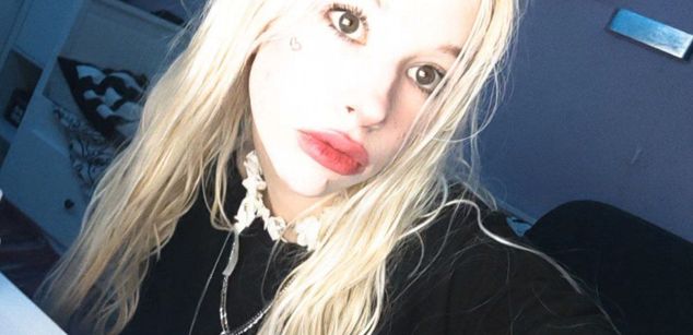 Model - Ukaa sexylegs