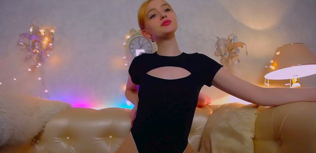 Model - LucyGoldi joi