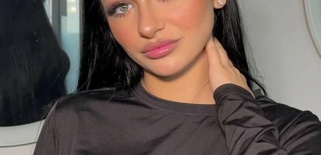 Model - bella_bagira teen