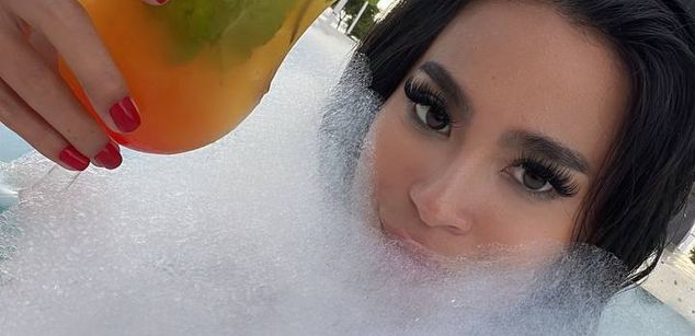 Model - Goddess Lilith paypig