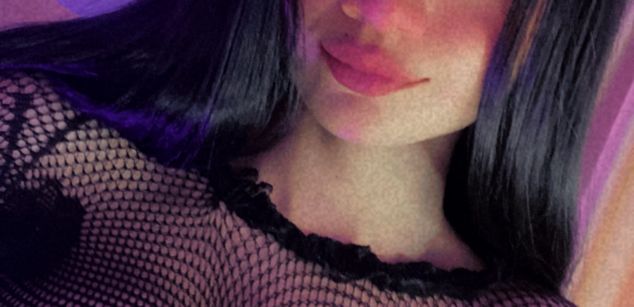 Model - Ms.Pickles squirt