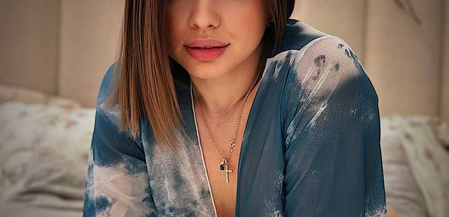 Model - LizaDeMoon bigass